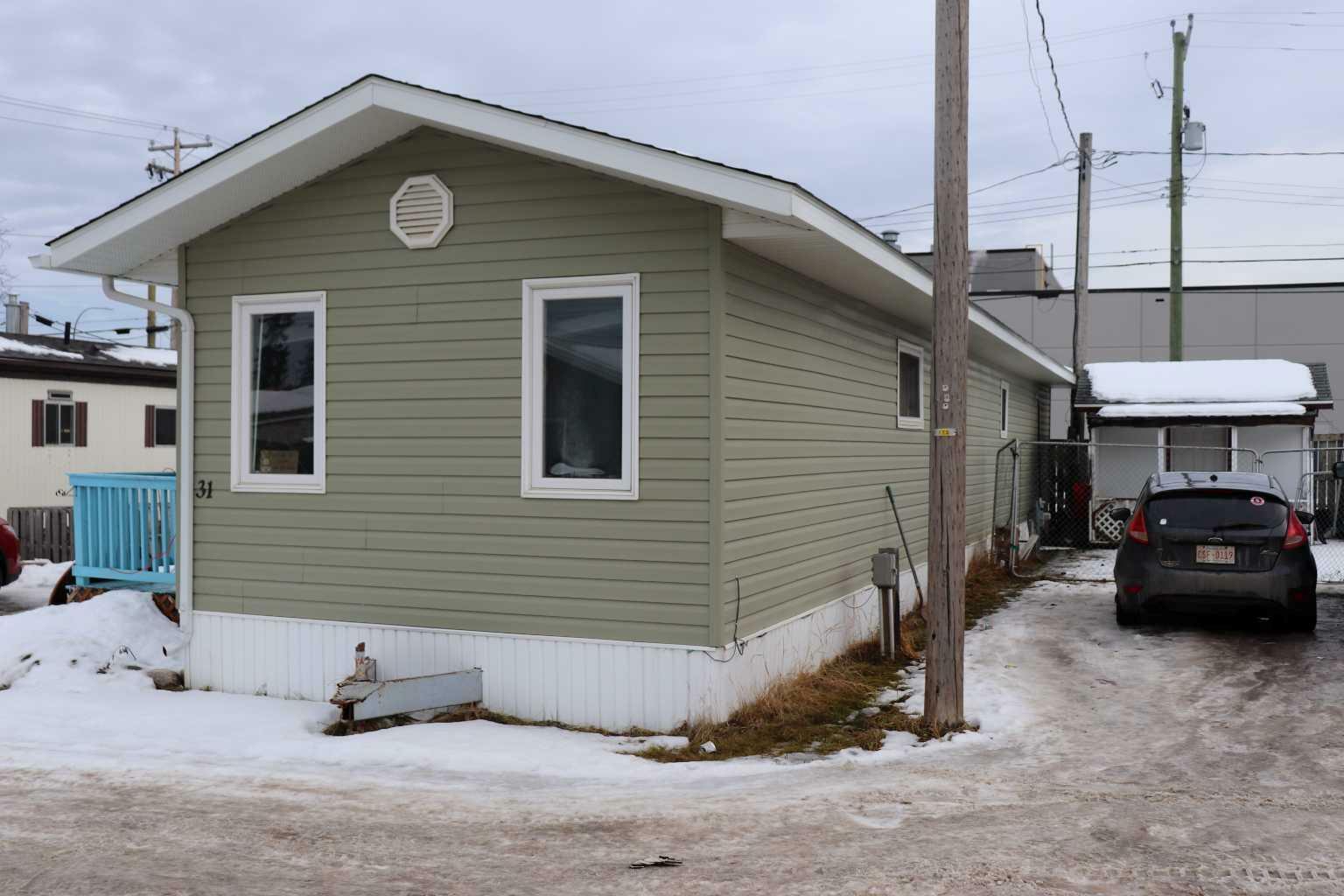 Property Photo:  422 55 Street 31  AB T7E 1C4 