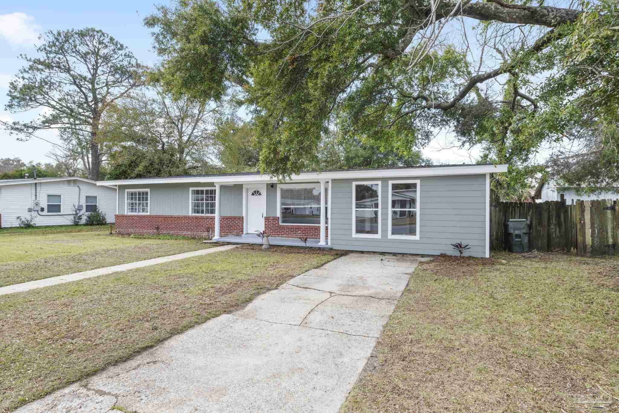 Property Photo:  5373 Ticonderoga St  FL 32570 