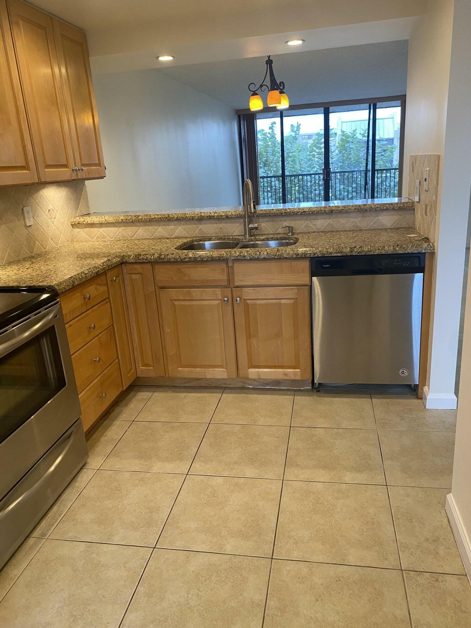 Property Photo:  17 Royal Palm Way 305  FL 33432 