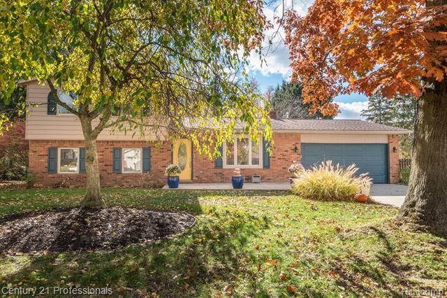 Property Photo: 9117 Sussex Street MI 48386