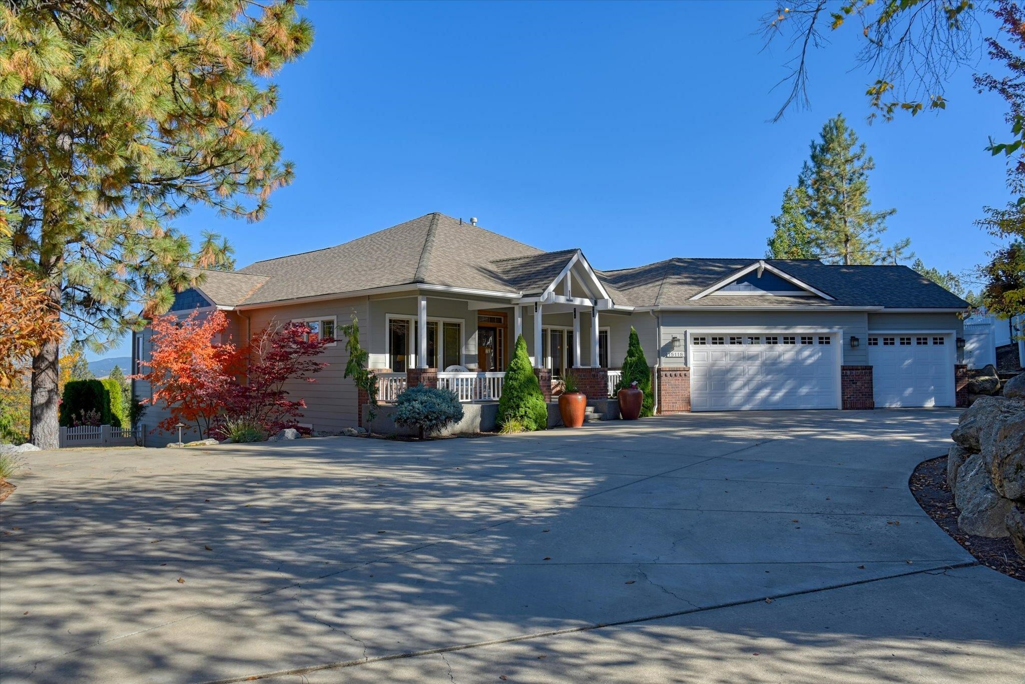 Property Photo: 15118 E Ridge Ln WA 99037