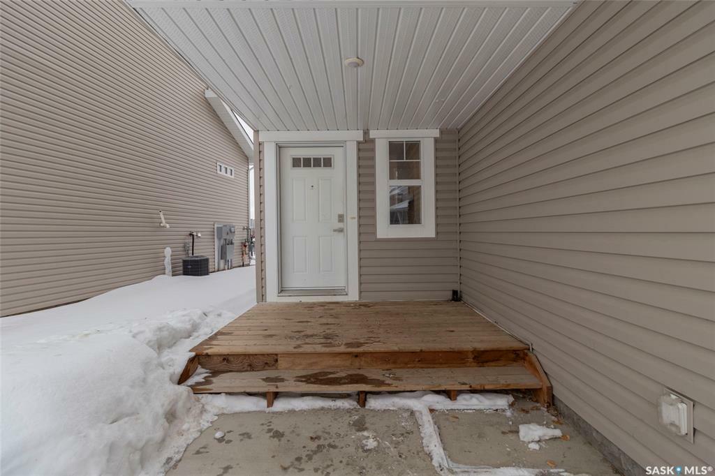 Property Photo:  315 Dickson Crescent 111  SK S7T 0Z1 