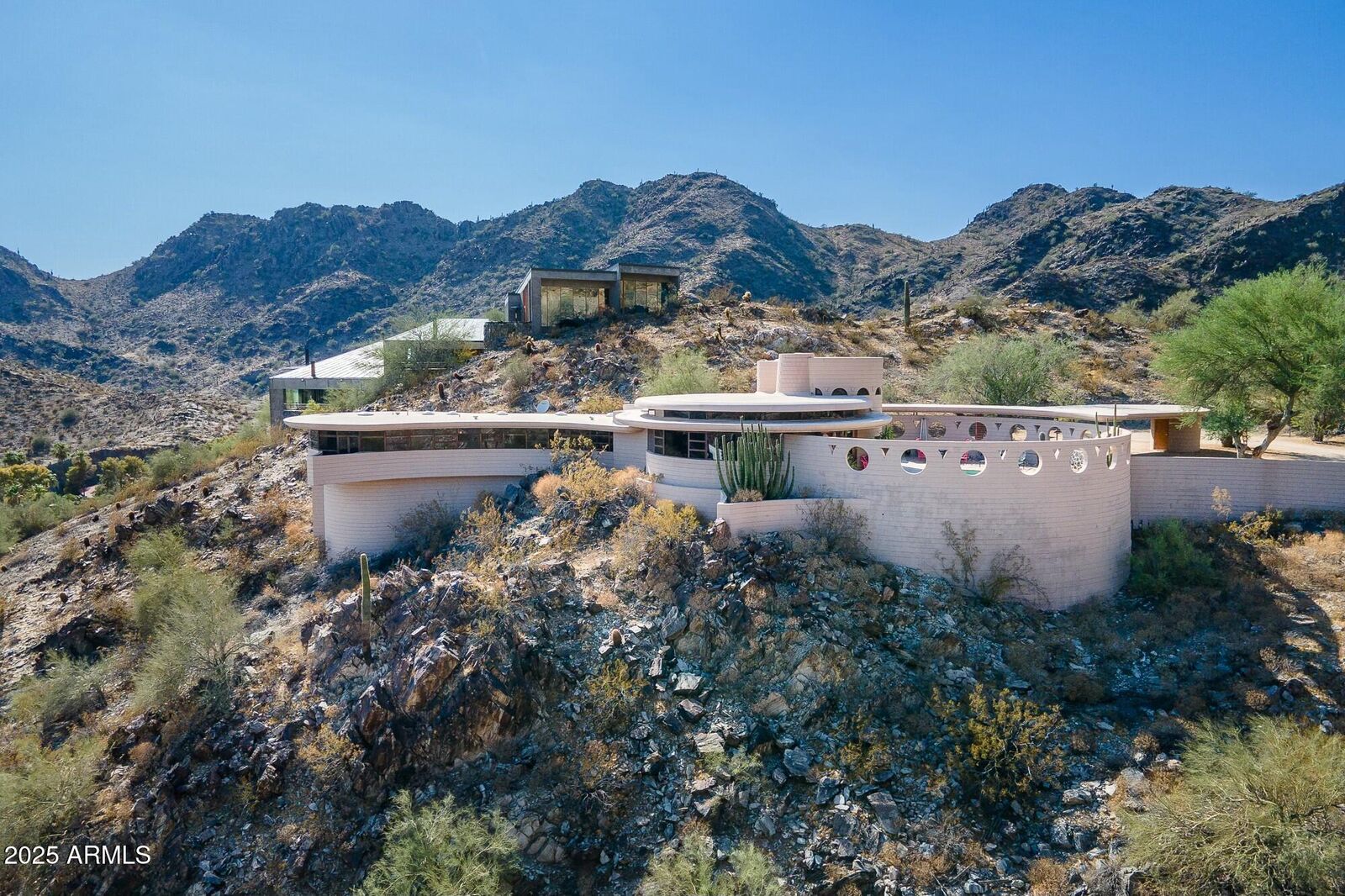 Property Photo: 6836 N 36th Street AZ 85018