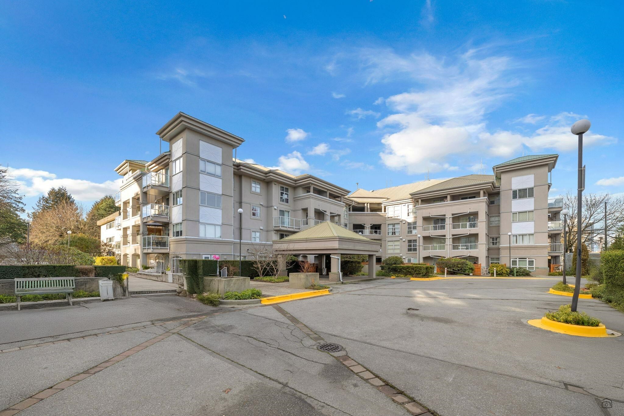 Photo de la propriété: 10533 University Drive 206 BC V3T 5T7