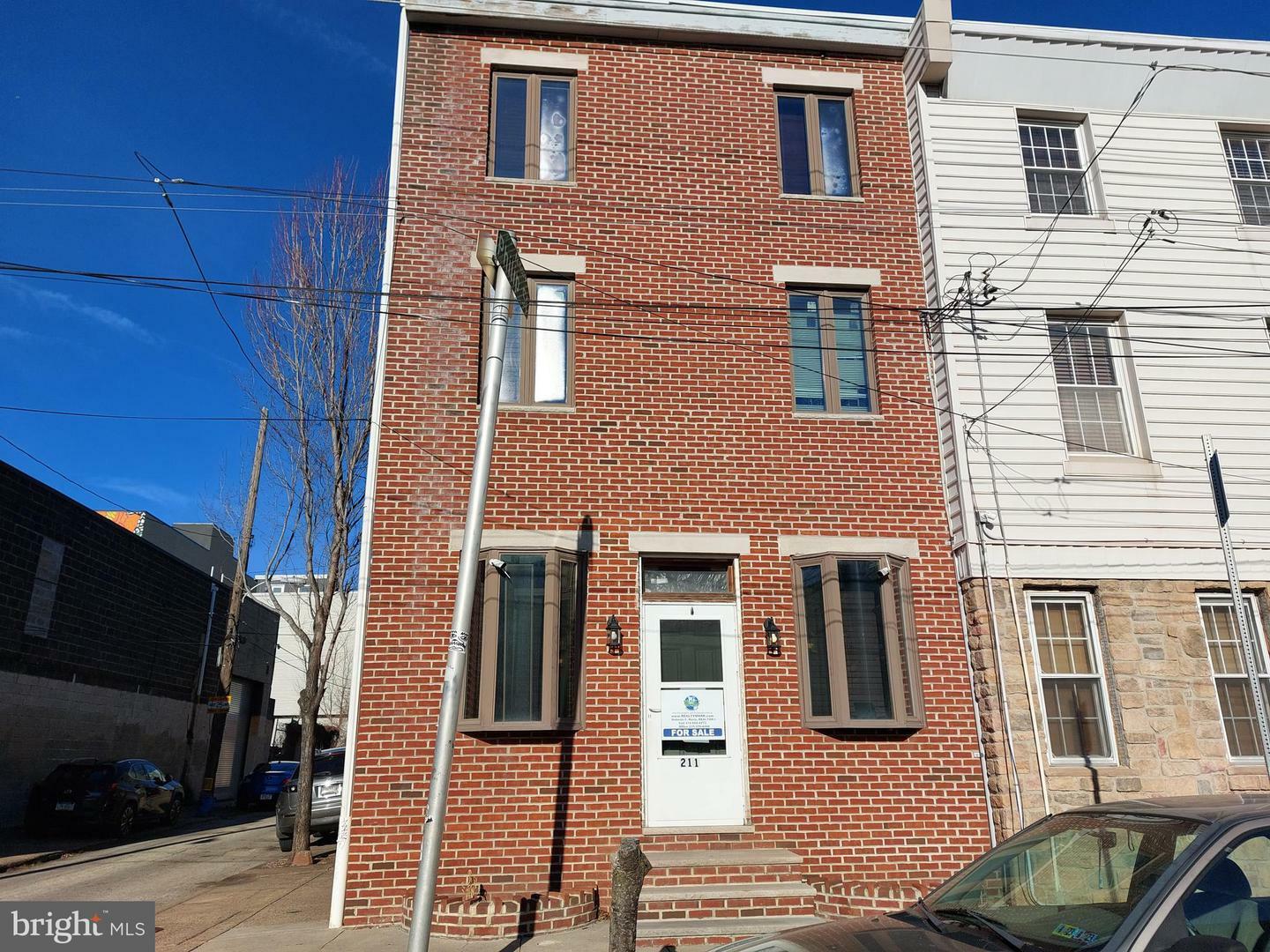 Property Photo:  211 W Master Street  PA 19122 