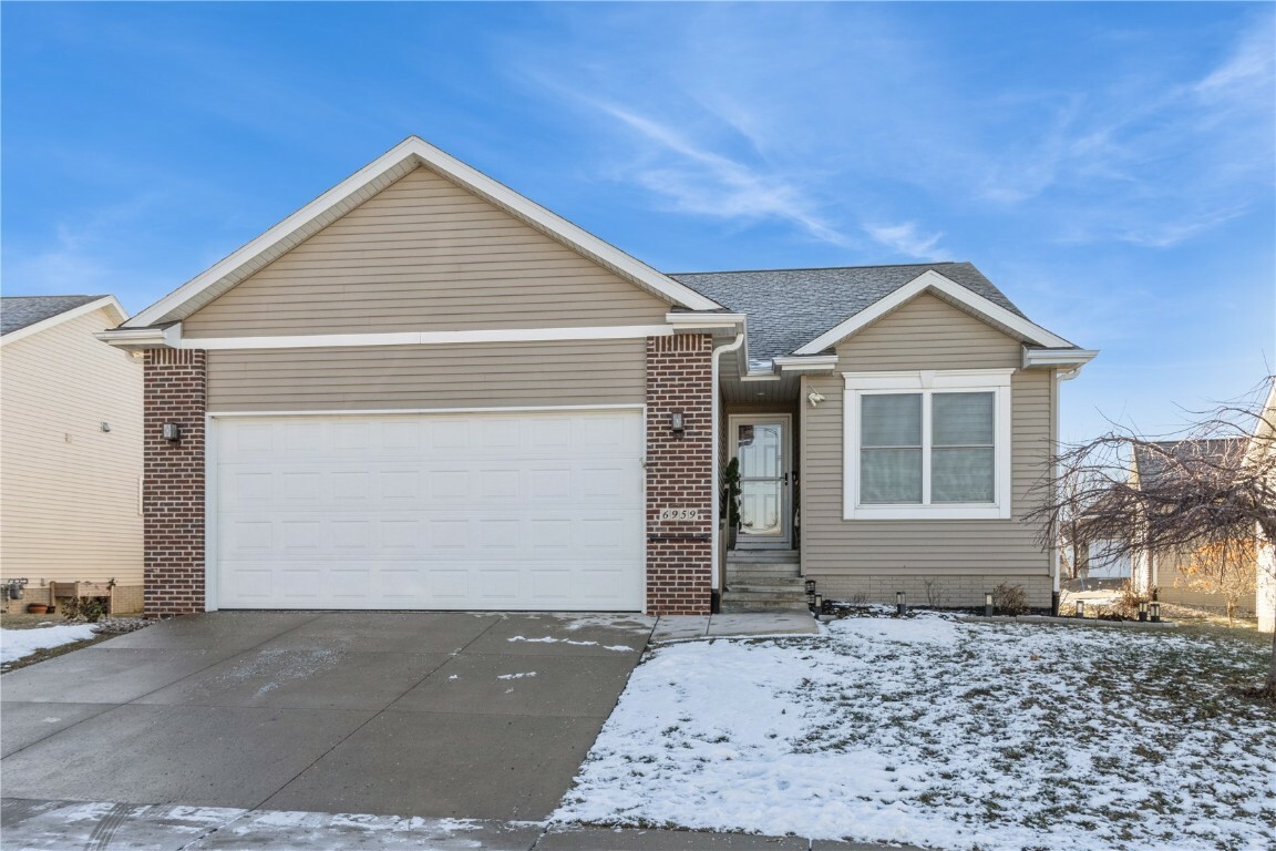 6959 Waterview Drive SW  Cedar Rapids IA 52404 photo