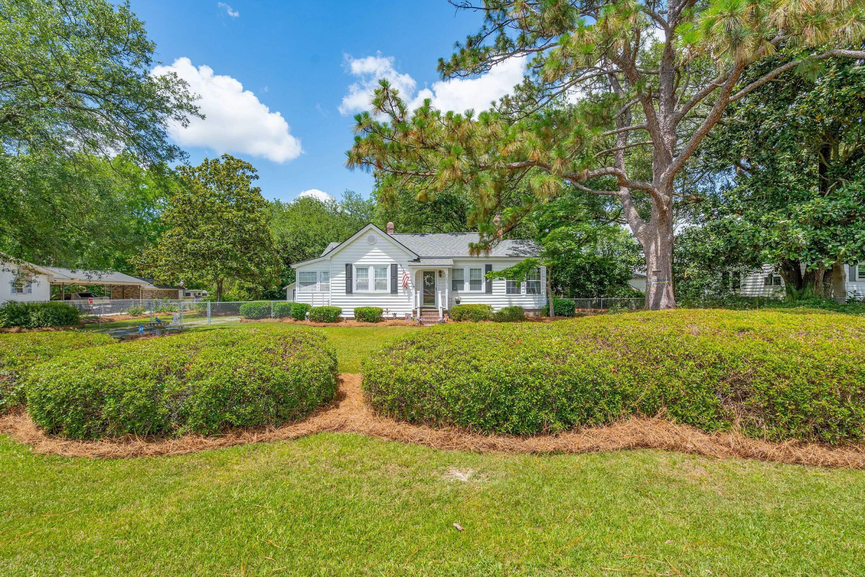 Property Photo:  1225 Central Avenue  SC 29483 