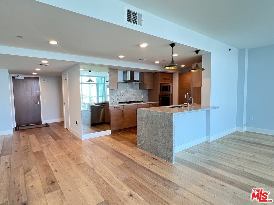 Property Photo:  13650   Marina Pointe Dr 1509  CA 90292 