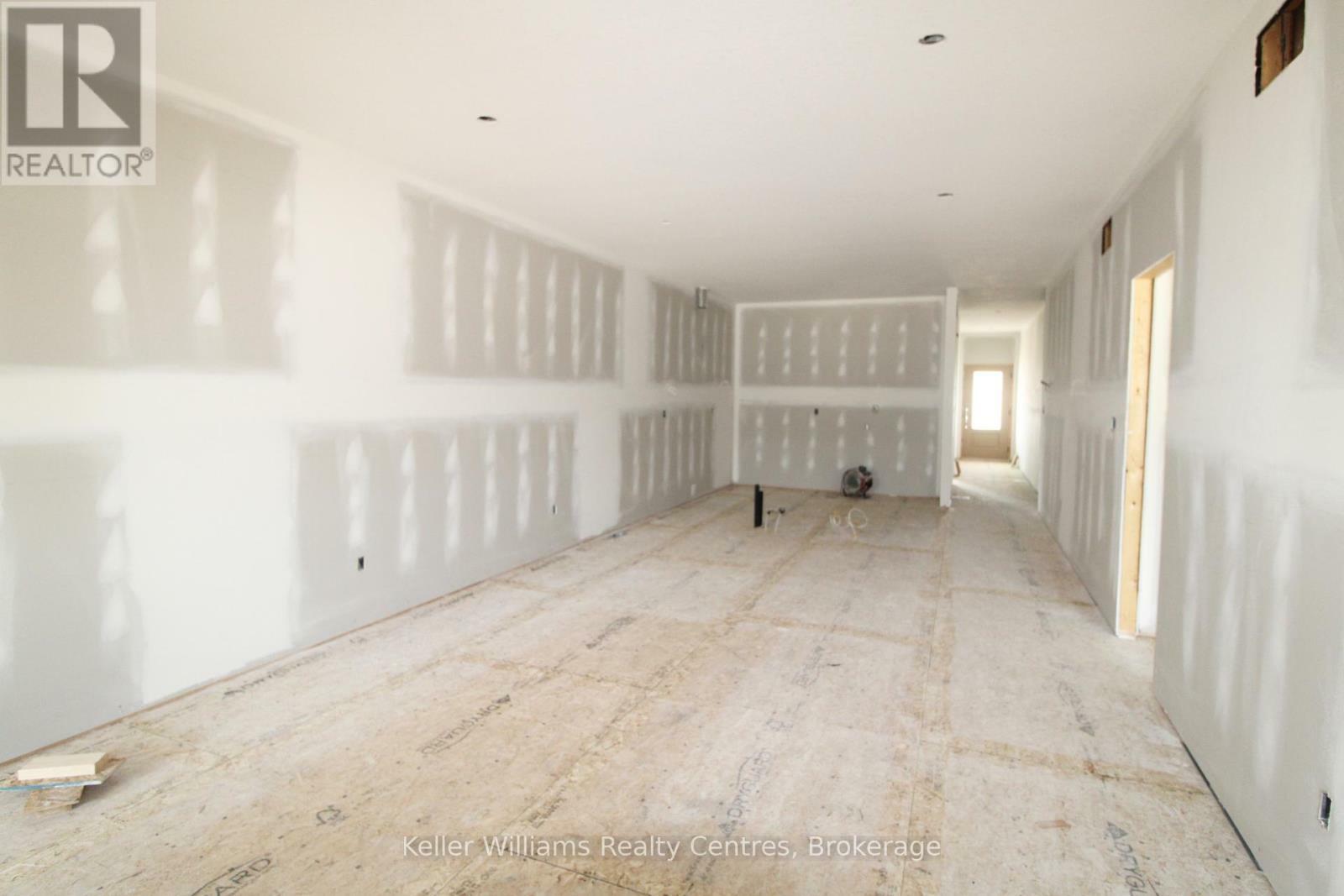 Property Photo:  734 18th Street  ON N4N 0C5 
