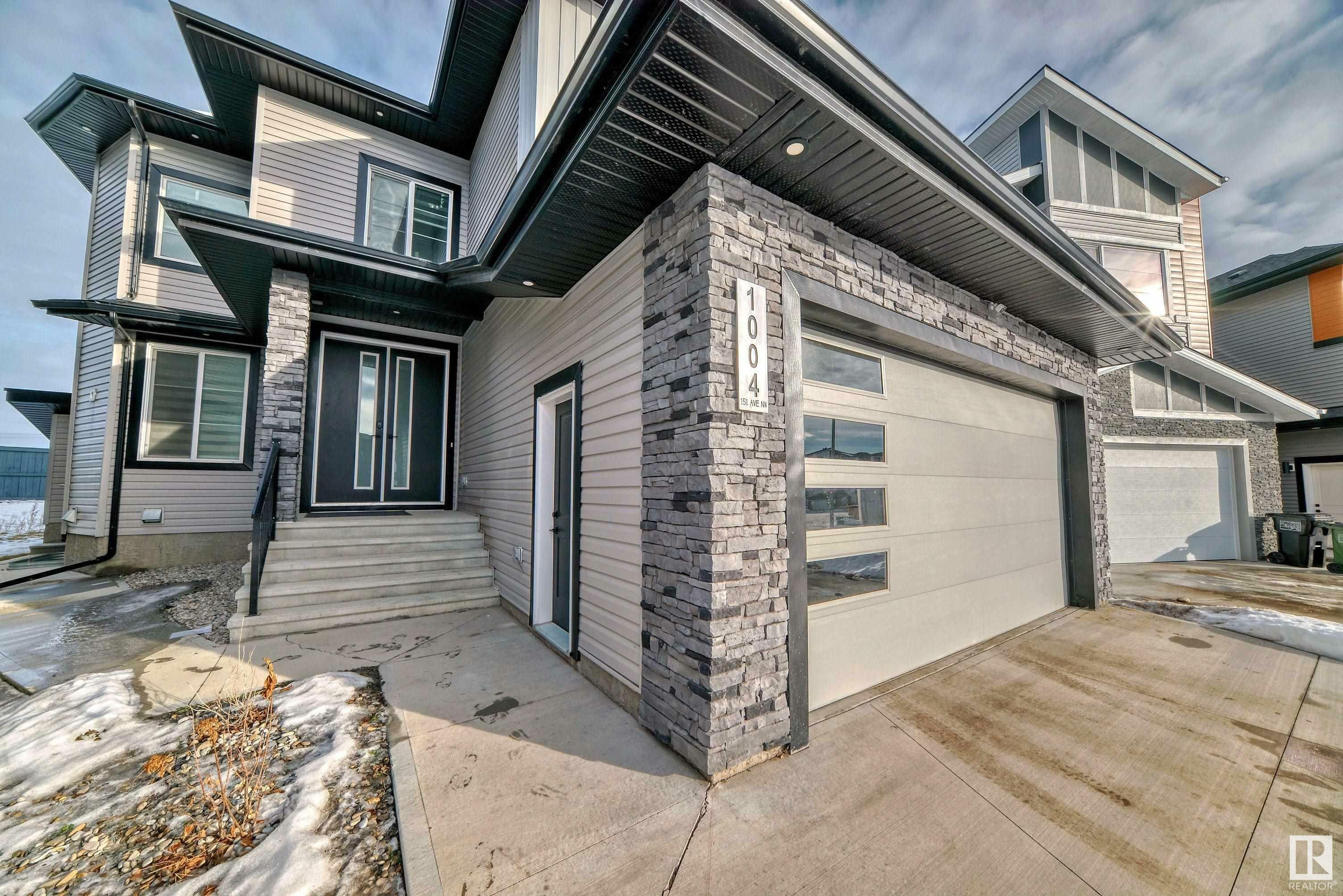 Property Photo:  1004 151 Avenue NW  AB T5Y 4C8 