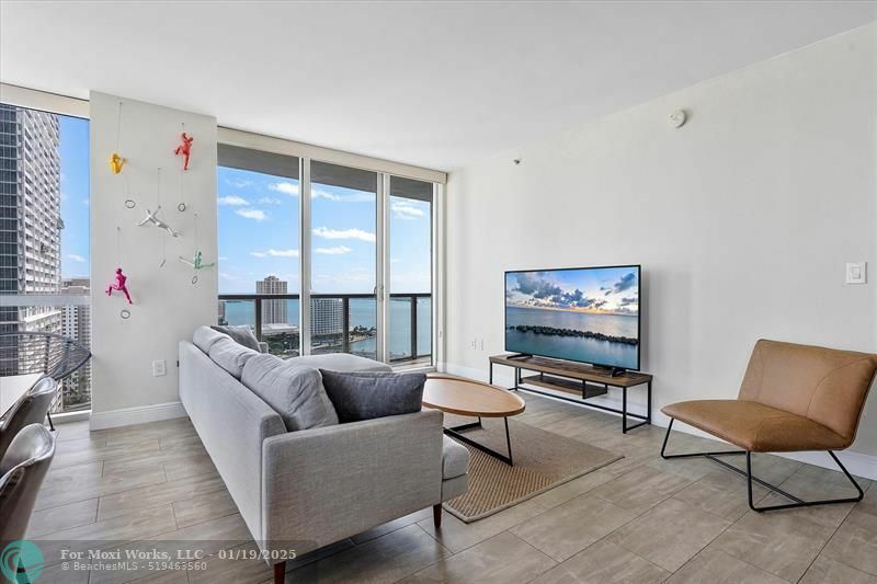 Property Photo:  500 Brickell Ave 2501  FL 33131 