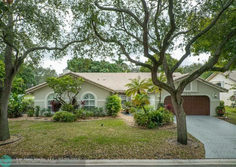 Property Photo:  1900 Augusta Ter  FL 33071 