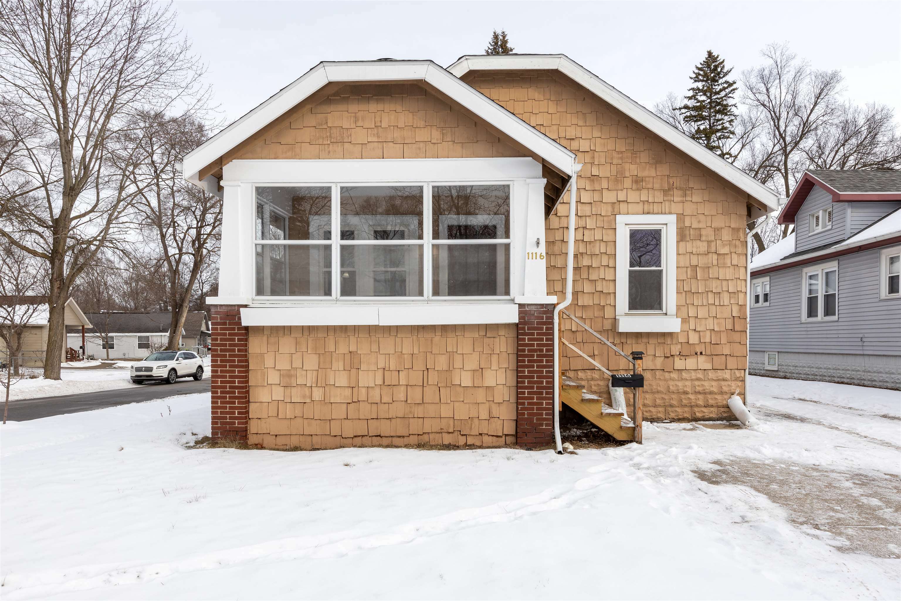 Property Photo:  1116 W Carpenter  MI 48640 