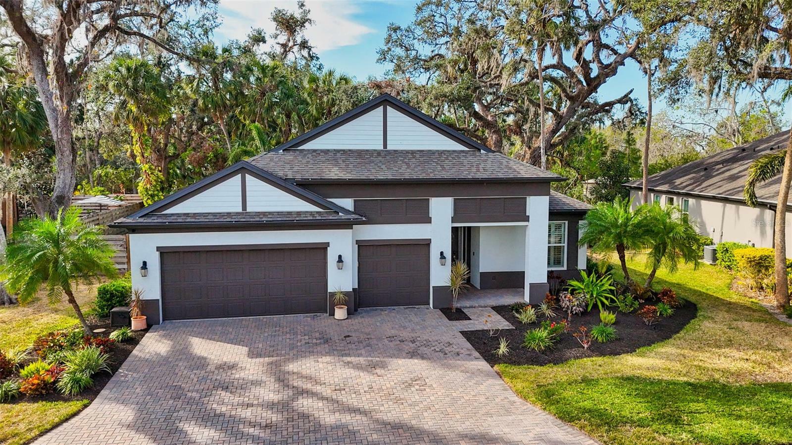 Property Photo:  2110 Sylvan Lea Drive  FL 34240 