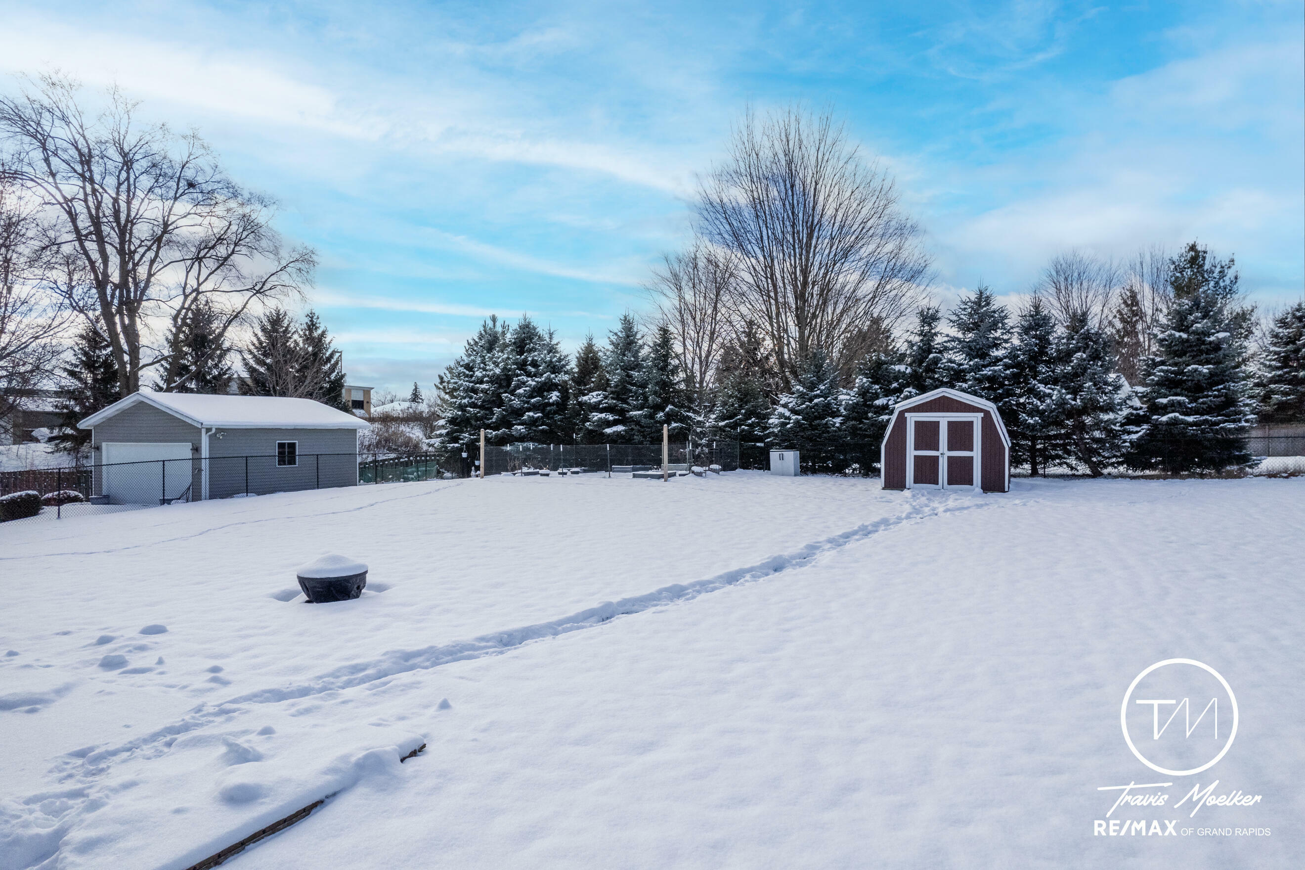 Property Photo:  5424 Golfwood Court SW  MI 49509 