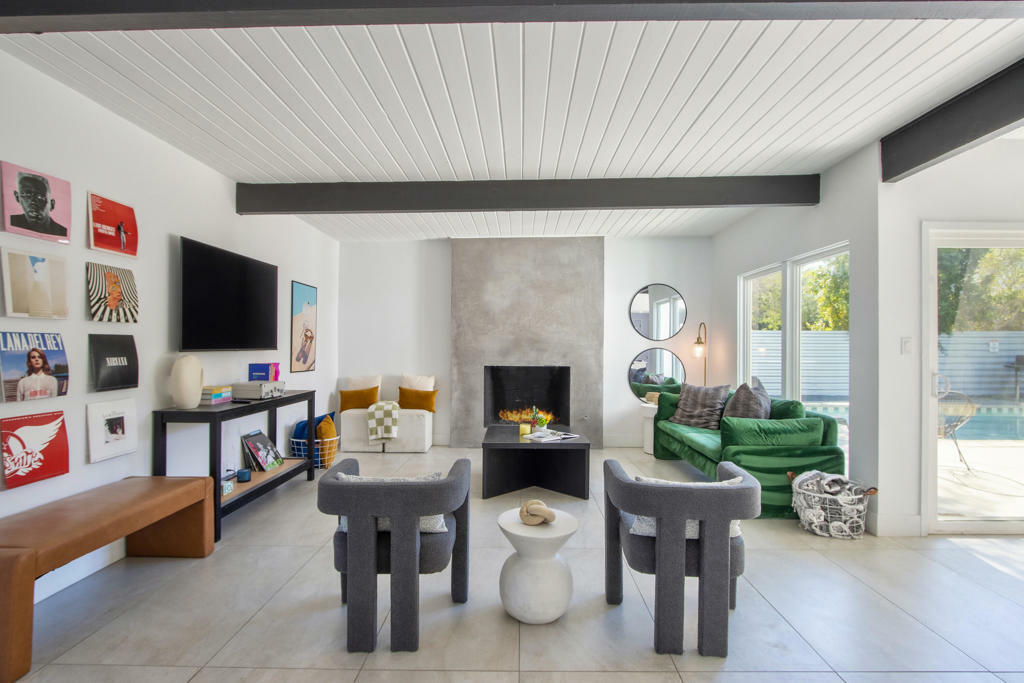 Property Photo: 697 N Farrell Drive CA 92262