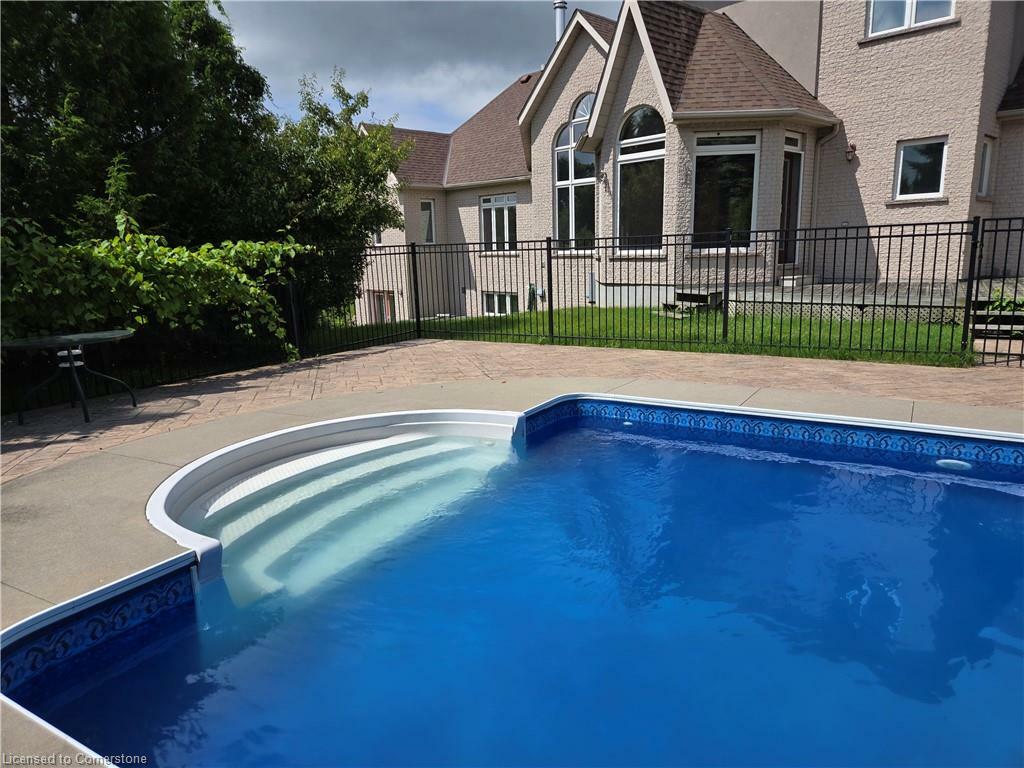 Property Photo: 7 Deer Run Crescent ON L7J 2L7