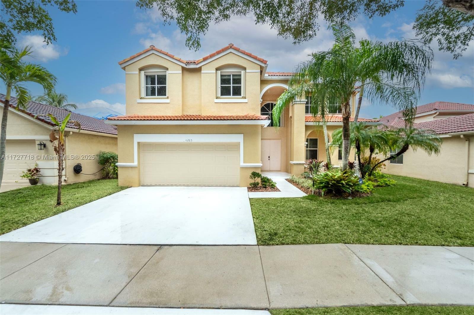 Property Photo:  4285 Fox Ridge Dr  FL 33331 