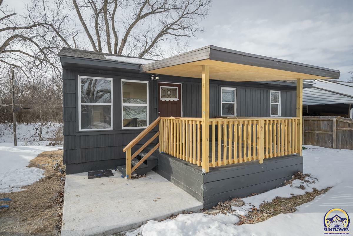 Property Photo:  3539 SE Humboldt St  KS 66605 