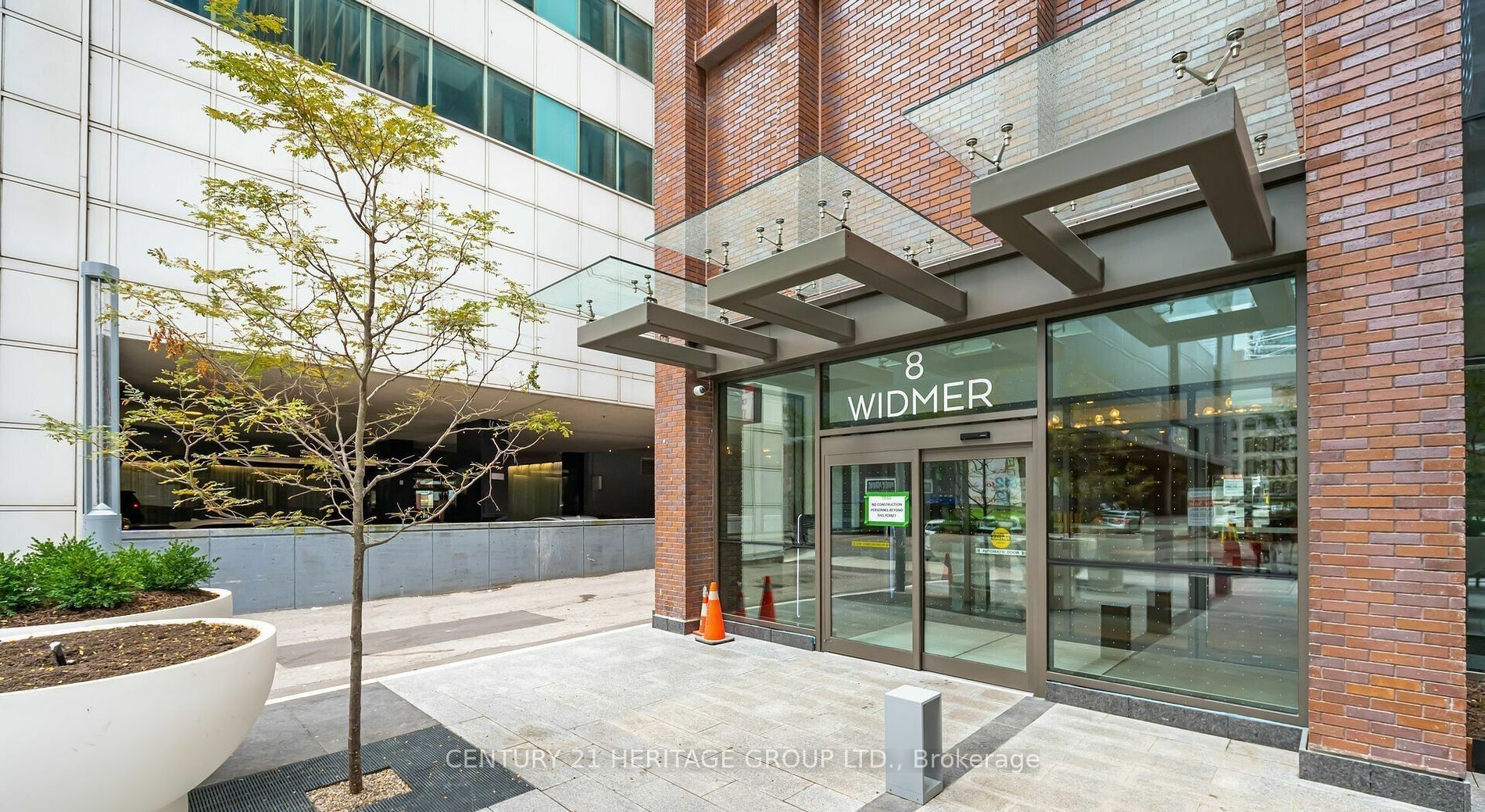 Property Photo:  8 Widmer St Gph05  ON M5V 0W6 