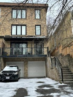 Photo de la propriété:  221 Kenilworth Avenue  ON M4L 3S7 