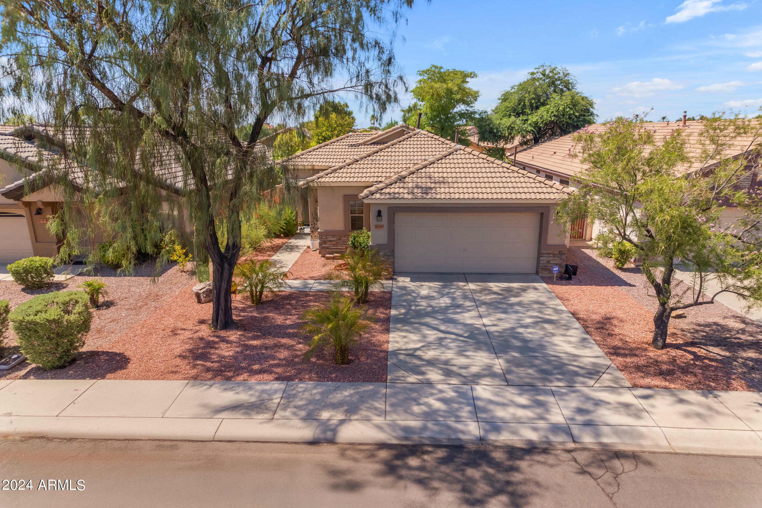 Property Photo:  10387 W Runion Drive  AZ 85382 