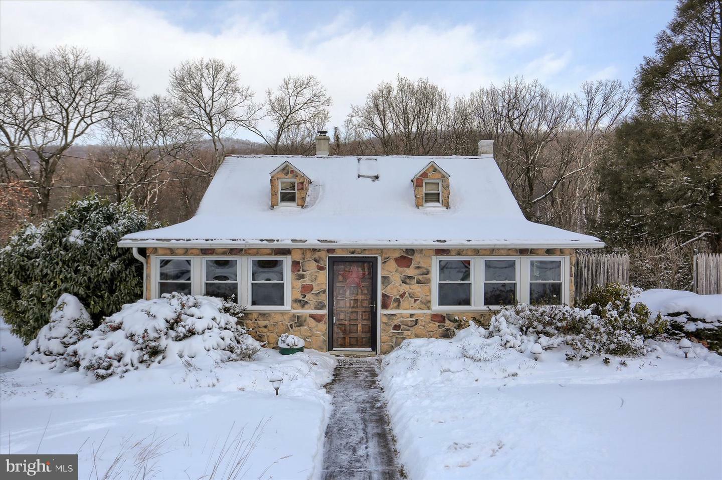 Property Photo:  1331 Mountain Road  PA 17018 