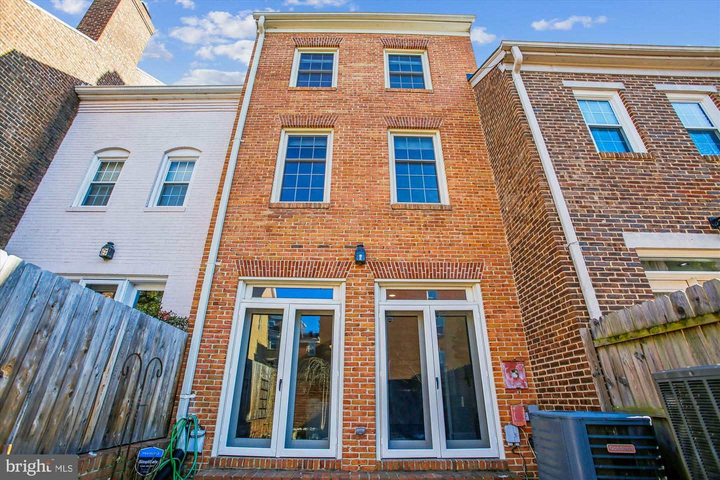 Property Photo:  1162 N Pitt Street  VA 22314 