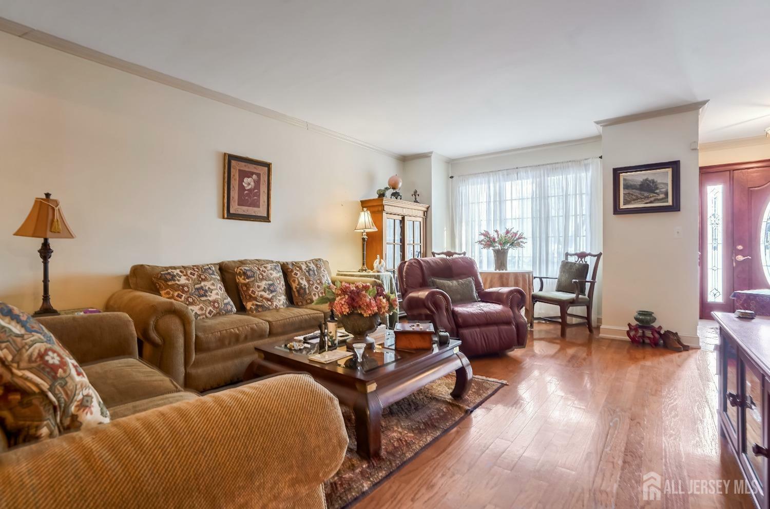 Property Photo:  5 Senna Drive  NJ 08859 