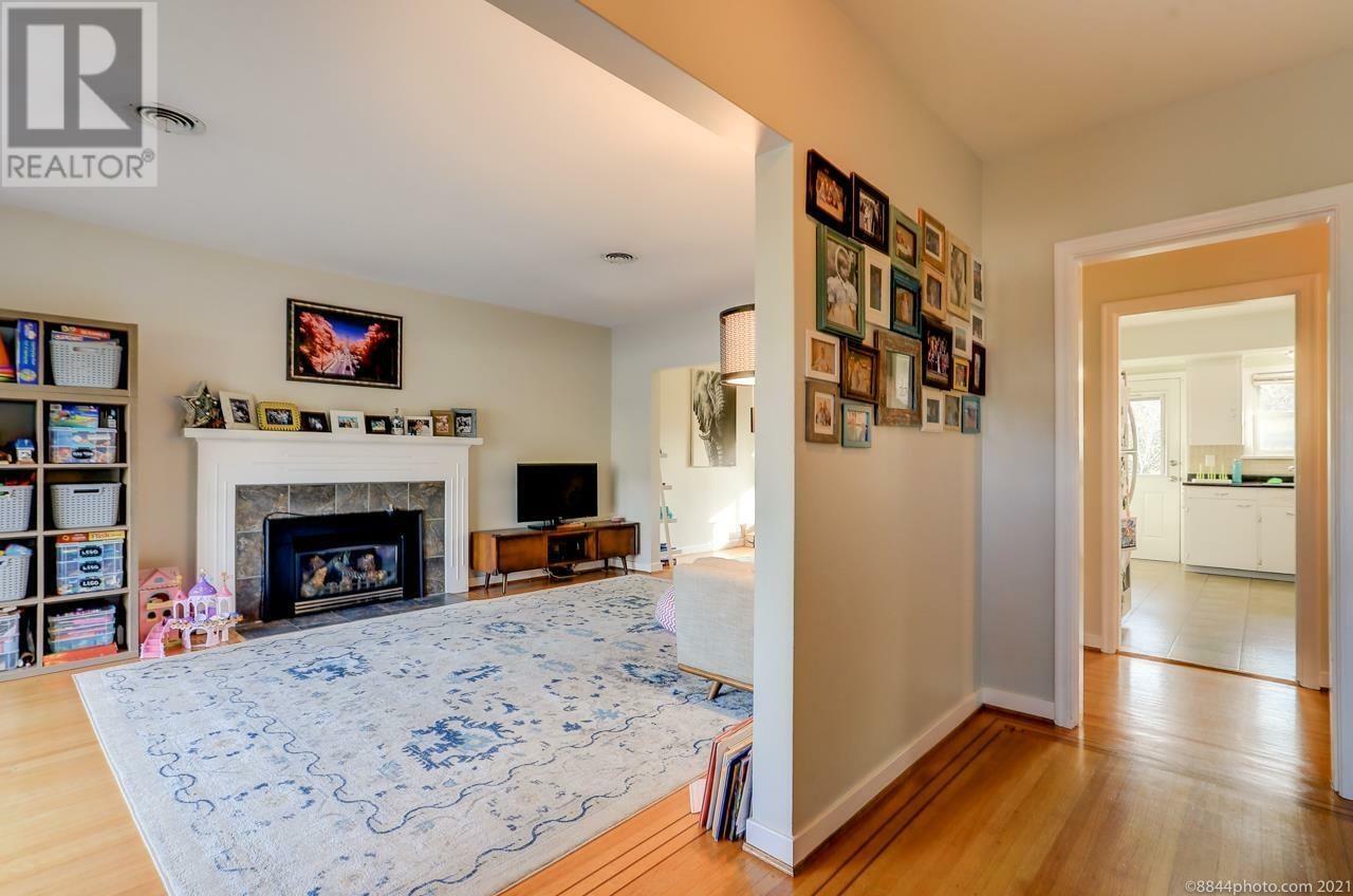 Property Photo:  2016 West 48th Avenue  BC V6M 2P3 
