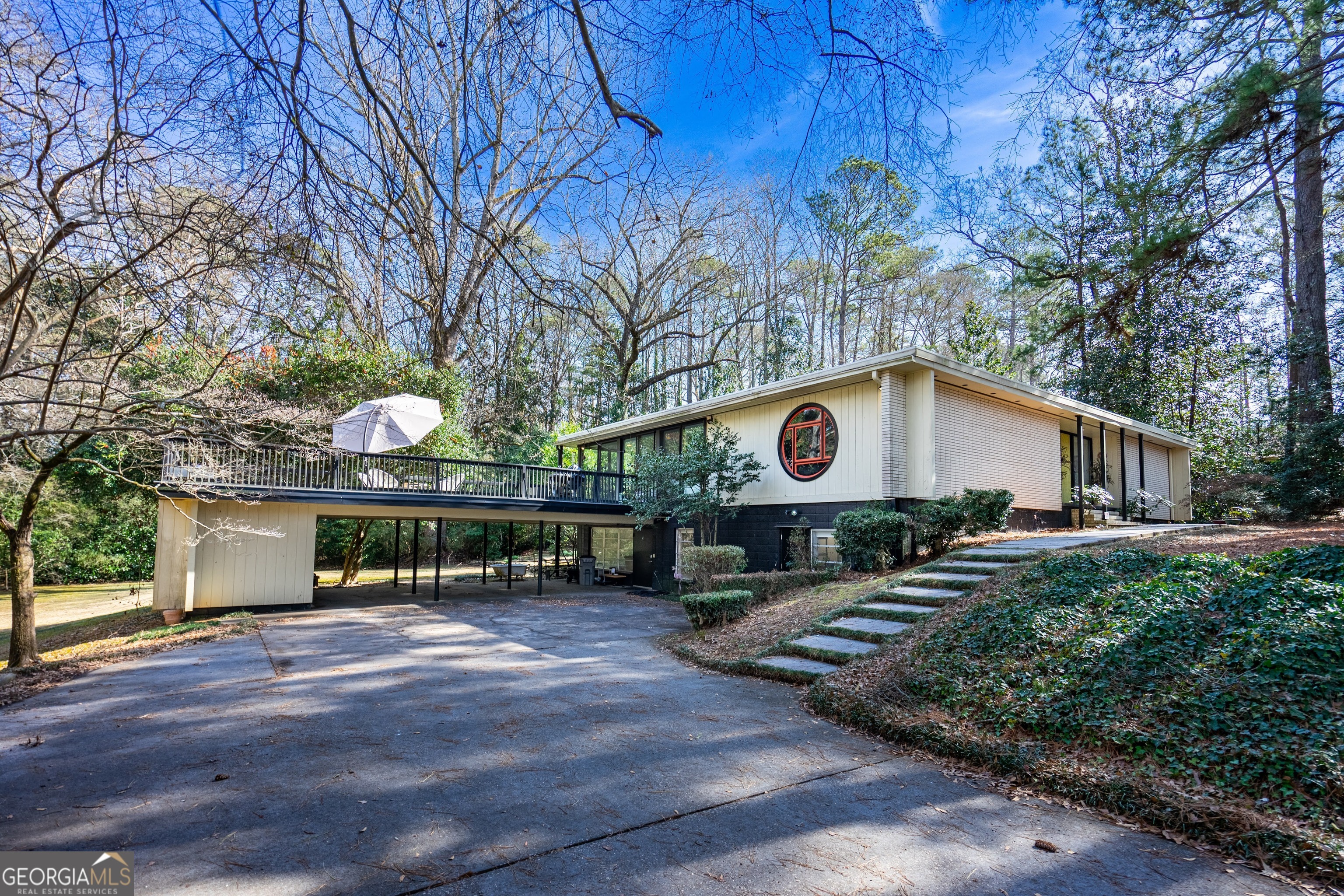 Property Photo: 710 Lakewood Drive GA 30240