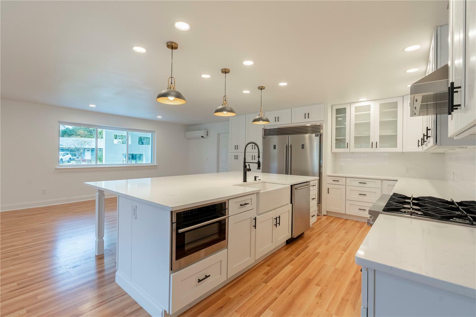 Property Photo: 25335 Troon Avenue FL 32776