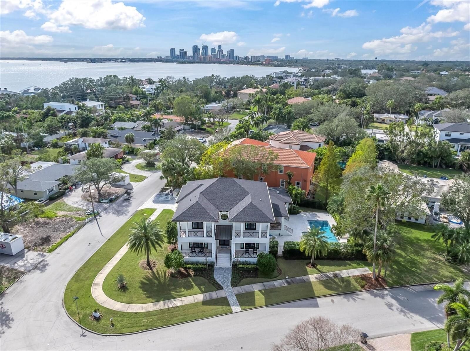 Property Photo: 200 Cordova Boulevard NE FL 33704