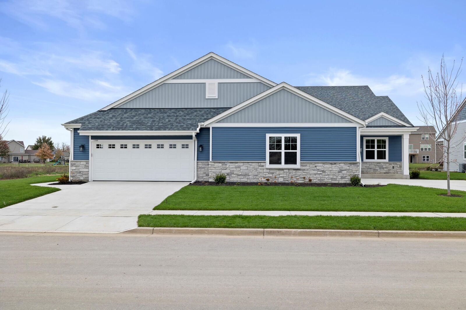Property Photo: 1548 Weston Ridge Rd WI 53066