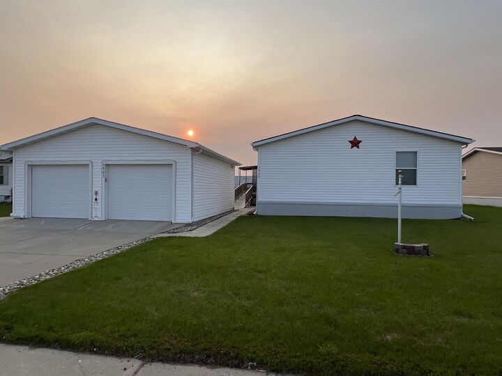 Property Photo:  3903 Buttercup Ln  ND 58701 