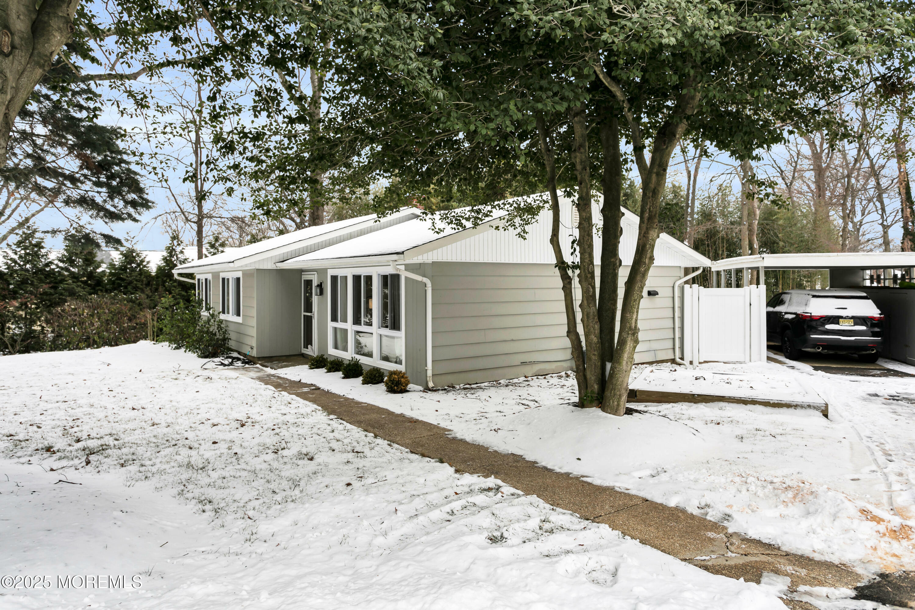 Property Photo:  197 Oak Hill Road  NJ 07701 