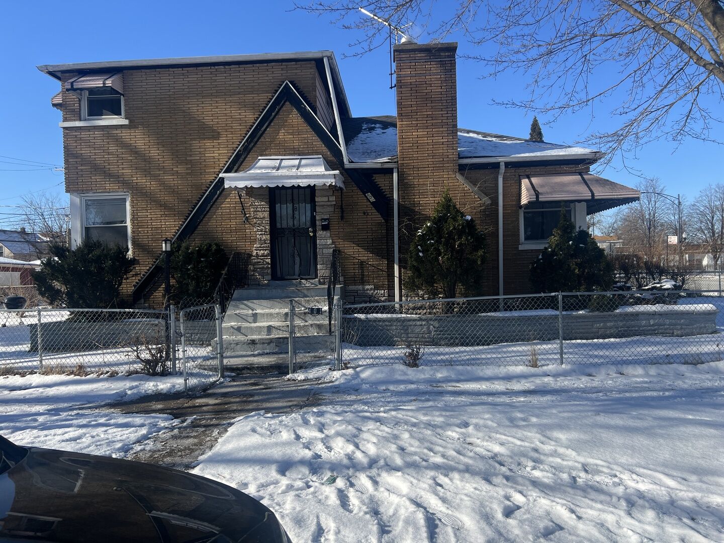 Property Photo:  