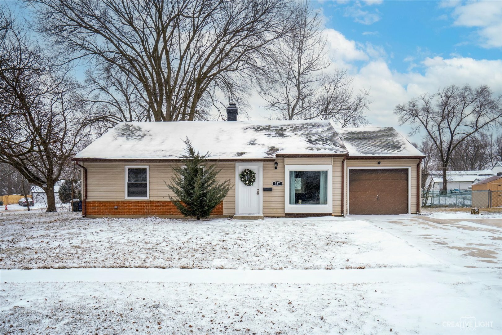Property Photo: 127 Crestwood Drive IL 60107