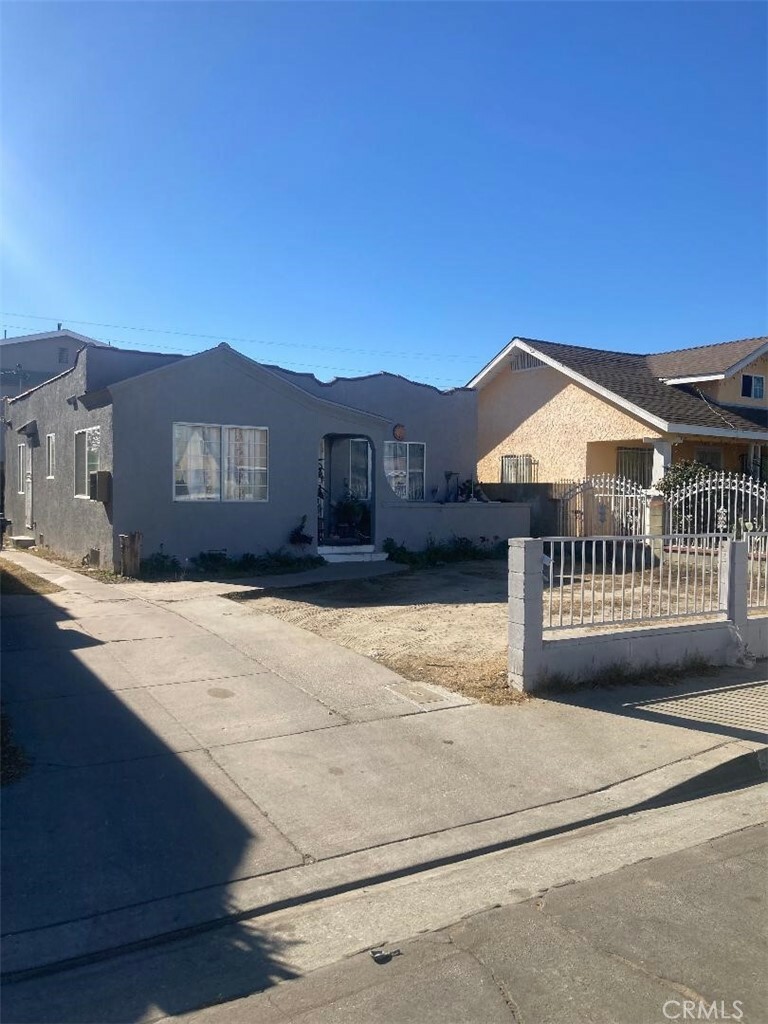 Property Photo:  2452 Cole Place  CA 90255 