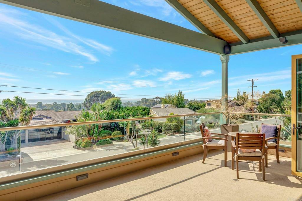 Property Photo:  3354 Seacrest Drive  CA 92008 