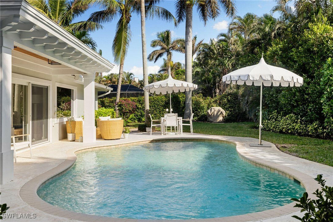 320 Putter Point Drive  Naples FL 34103 photo