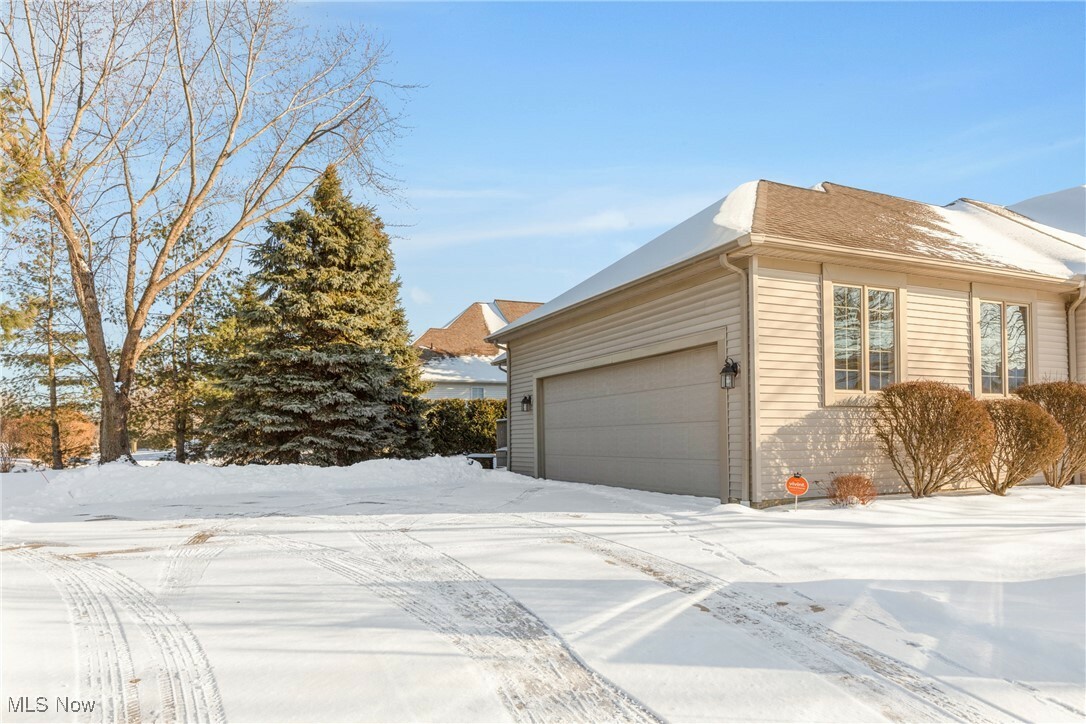 Property Photo:  365 W Glen Eagle Drive  OH 44143 