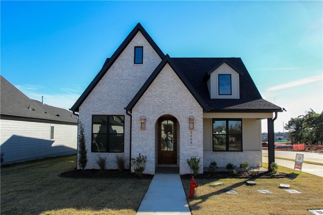 Property Photo: 2329 S 31st Street AR 72758