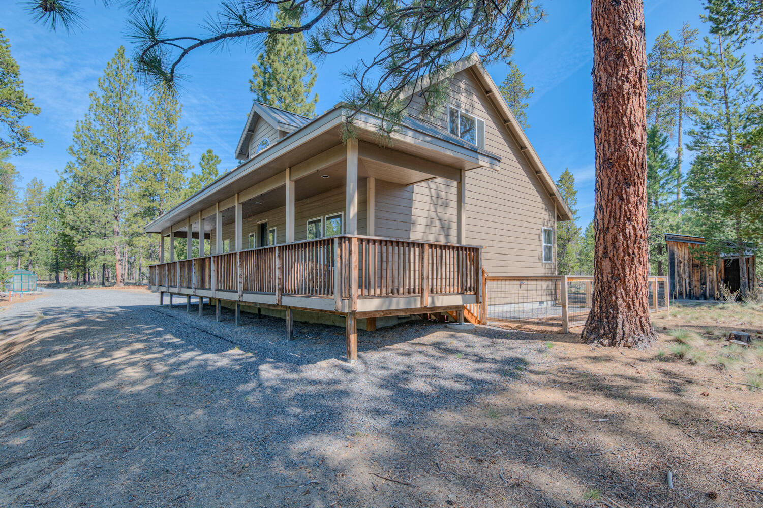 Property Photo: 15174 Yellow Pine Loop SE OR 97707