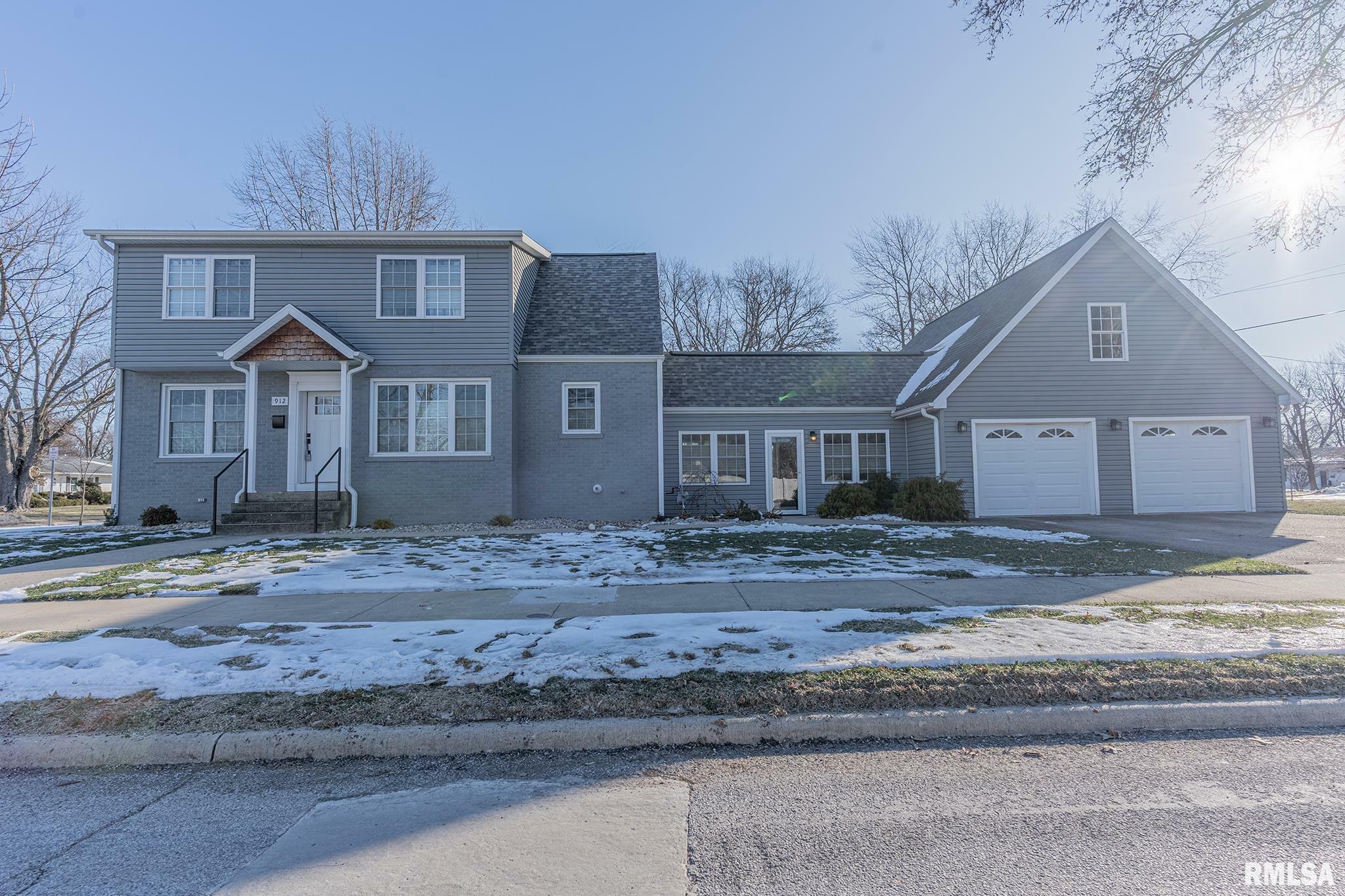 Property Photo: 912 N Illinois Street IL 62881