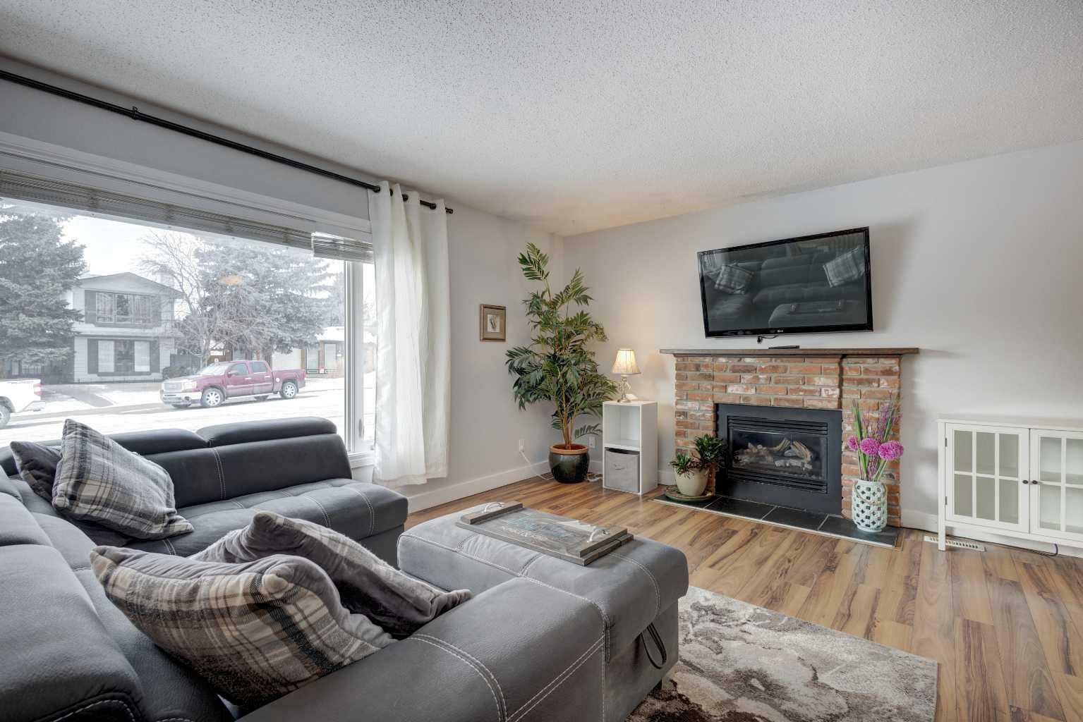 Property Photo:  268 Midland Place SE  AB T2X 1N2 