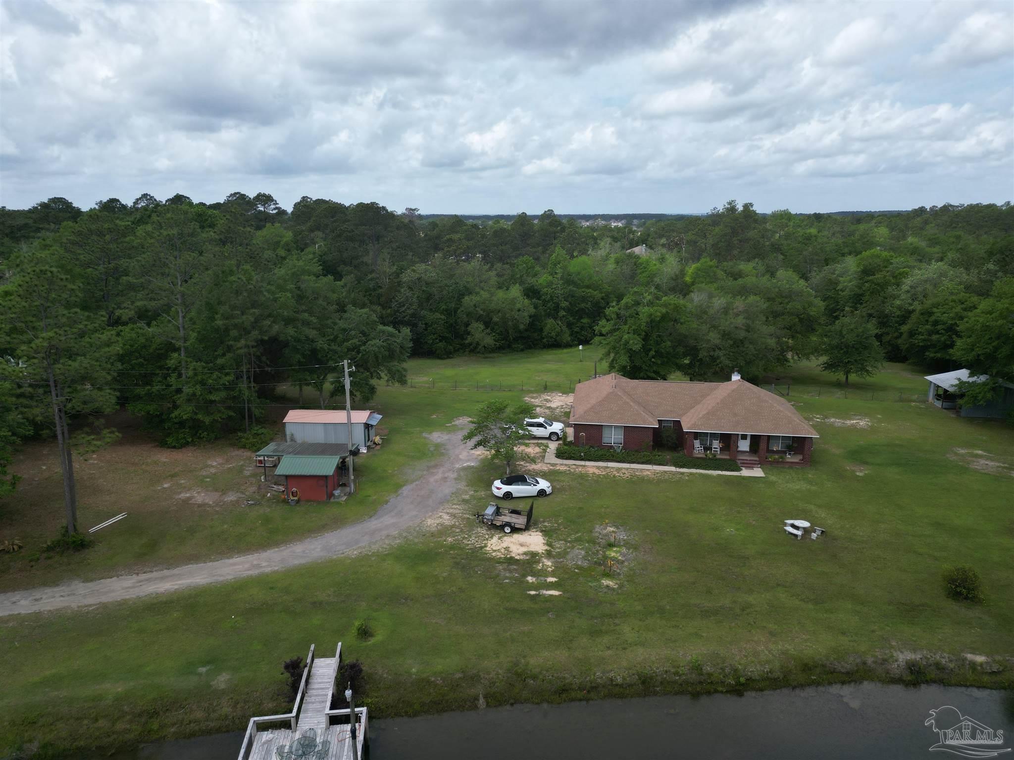 Property Photo: 7618 Chumuckla Hwy FL 32571