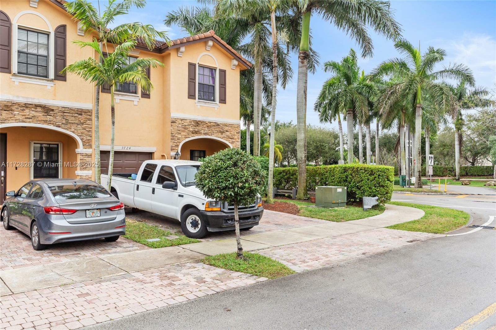 Property Photo:  3724 NE 3rd Ct  FL 33033 