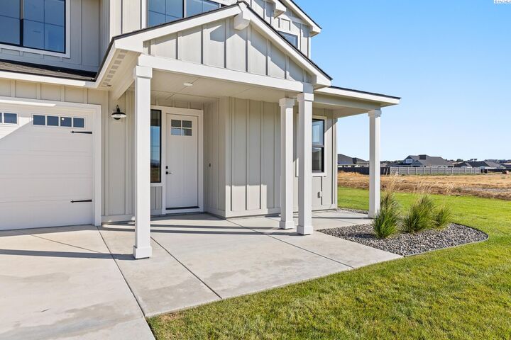 Property Photo: 12725 Clark Fork Rd WA 99301