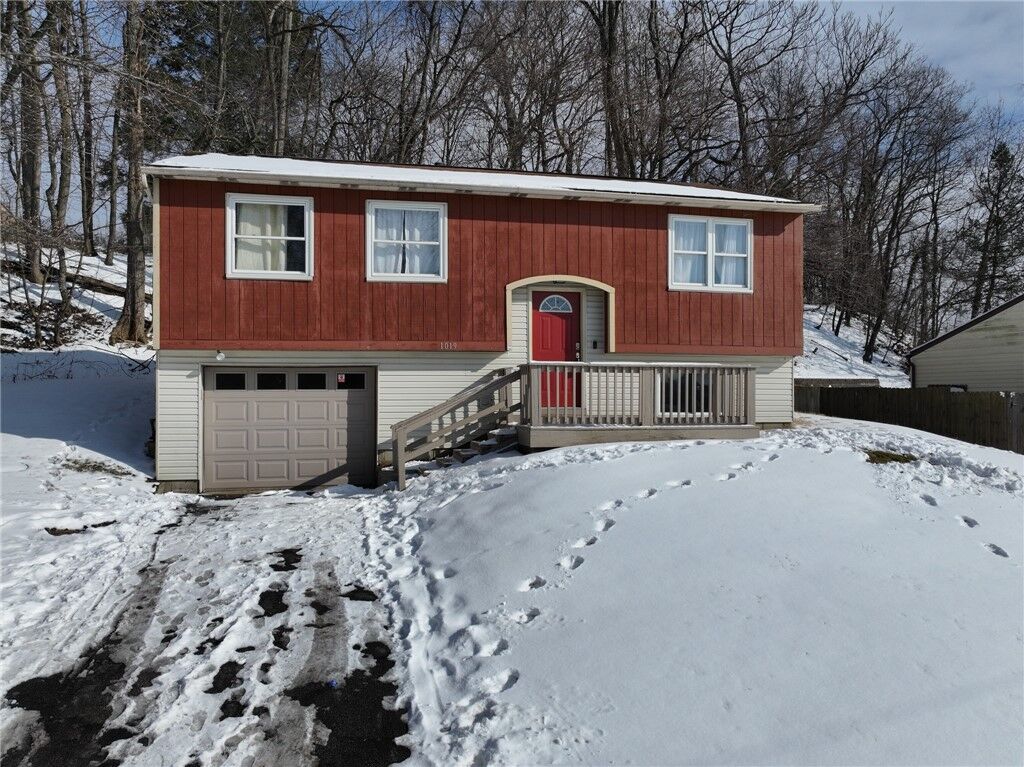 Property Photo: 1019 Taylor St PA 15137